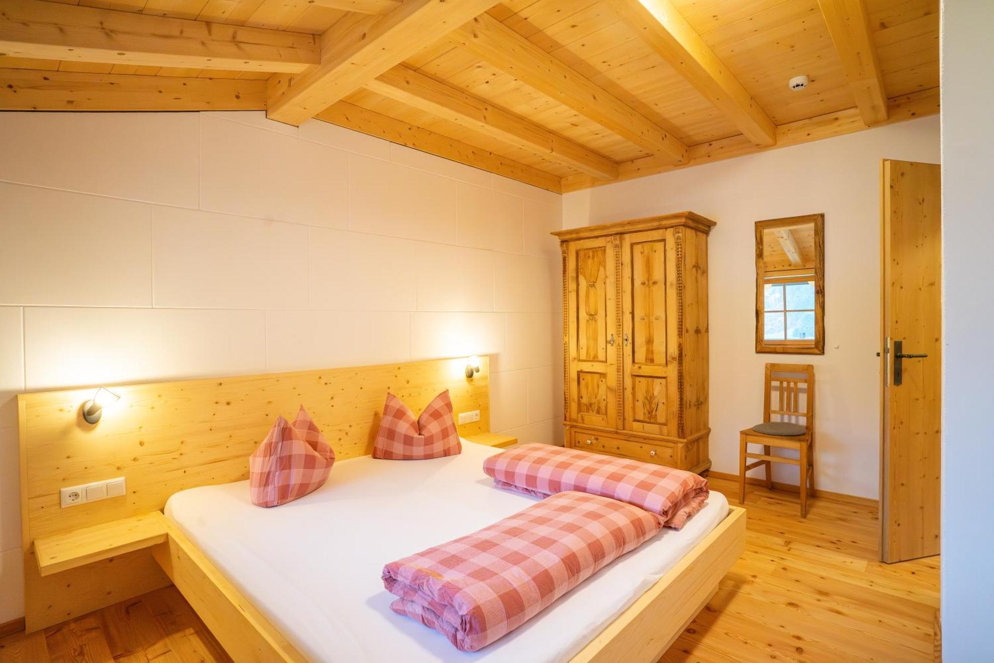 Weberstube Weberhaus Zollhaus Zollstoeckl Apartment Obertilliach Bagian luar foto